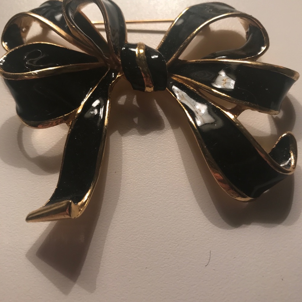 Fashion Brooch in Black Lacquer and Gold